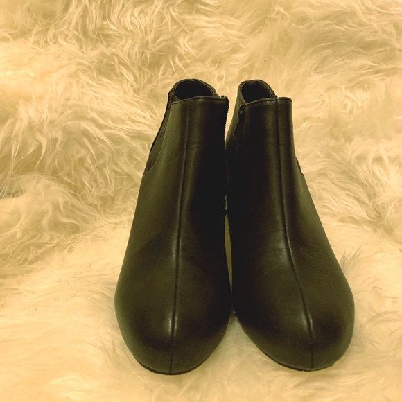 Madden Girl Heals - Picture 1 of 4